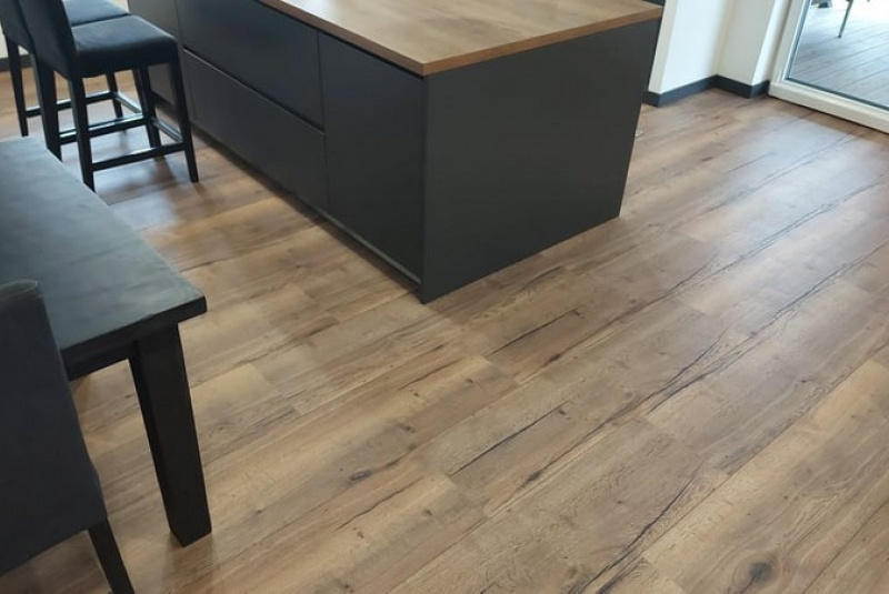 Dodanie laminátovej podlahy v Cíferi 